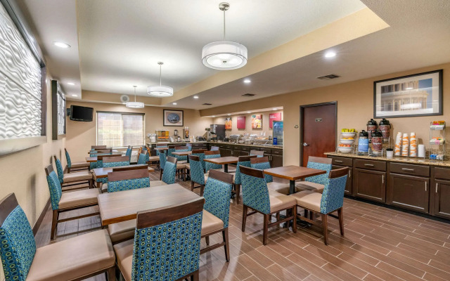 Comfort Suites Downtown Sacramento