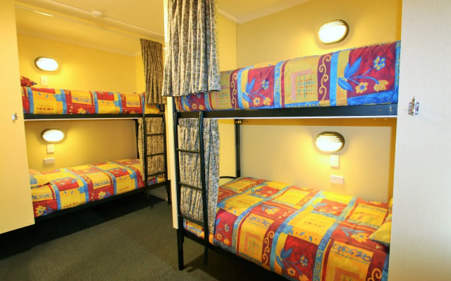 Chateau Backpacker & Motels