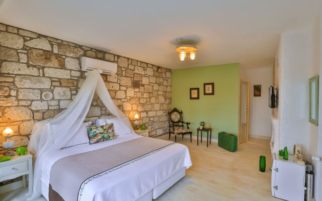 Palas Alacati - Adults Only