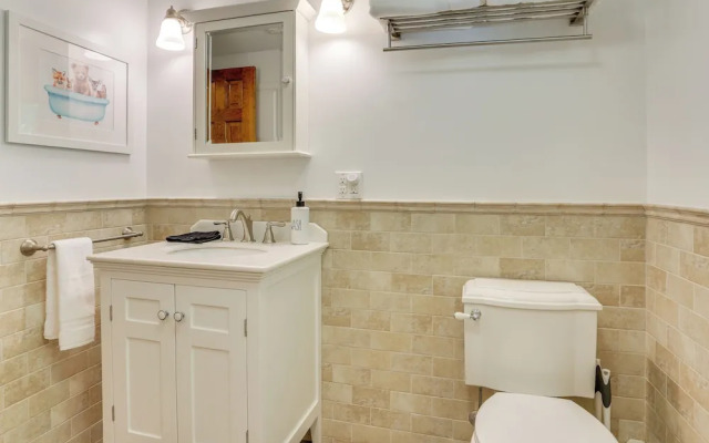 Charming Highland Falls Home < 2 Mi to West Point!