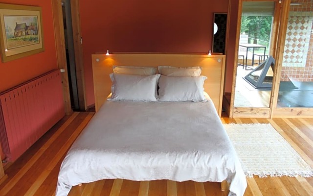 Une Suite a la Campagne (Adults Only)