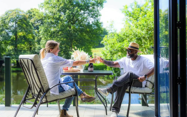 Secret Waterside Lodges in Worcestershire