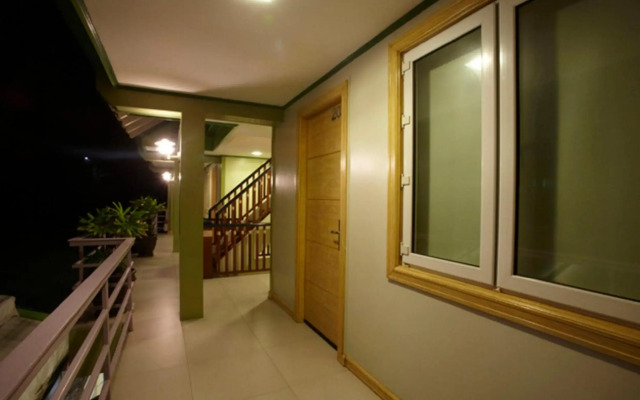 Shore Time Hotel