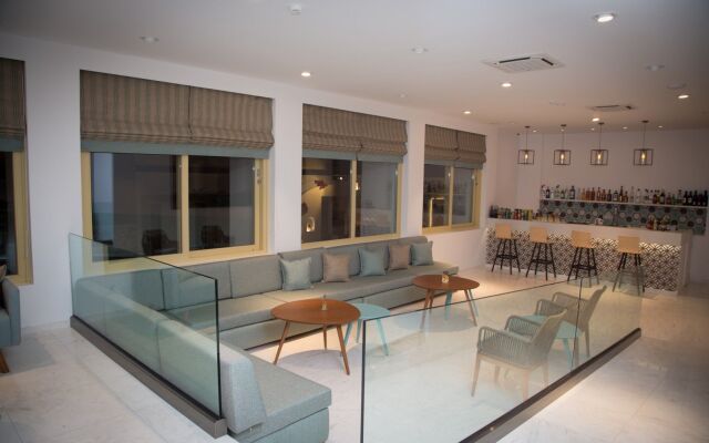 Zephyros Hotel