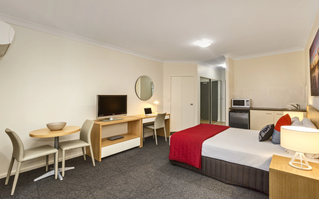 MainStay Suites Townsville – Guest Rooms – South Townsville