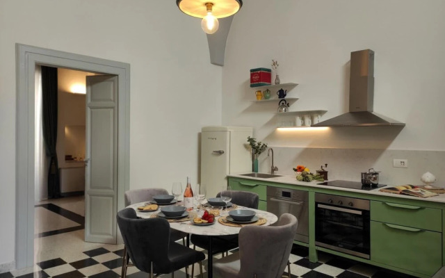 1940 Luxury Accommodations - Diamante Boutique Apartment