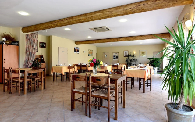 Hotel Pernes Les Fountaines