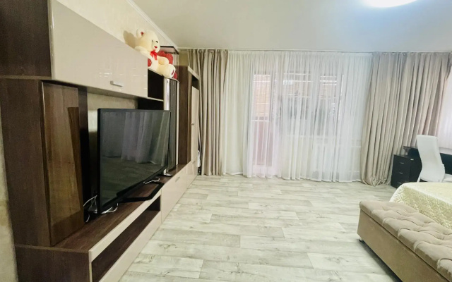 Квартиры посуточно в Нижнекамске на пр-те Вахитова, д. 23