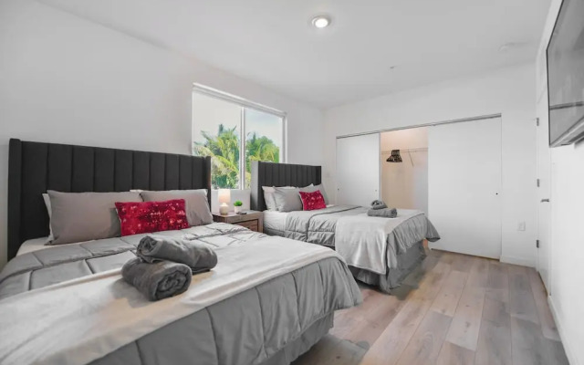 Stylish Townhouses by Design District