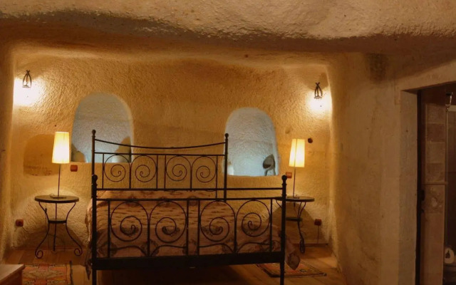 Chelebi Cave House