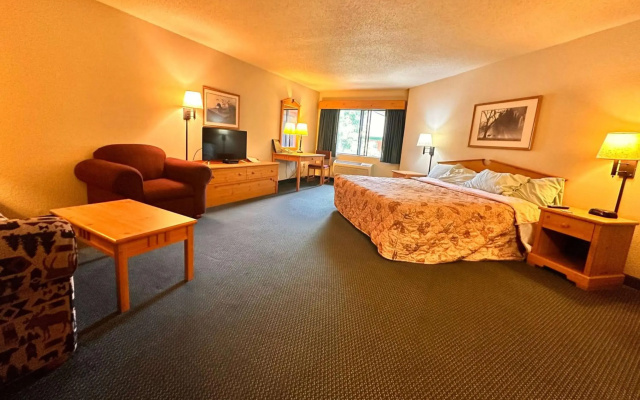 Shell Lake Lodge, a Travelodge by Wyndham