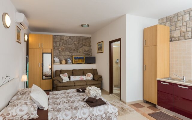 Apartments Dia