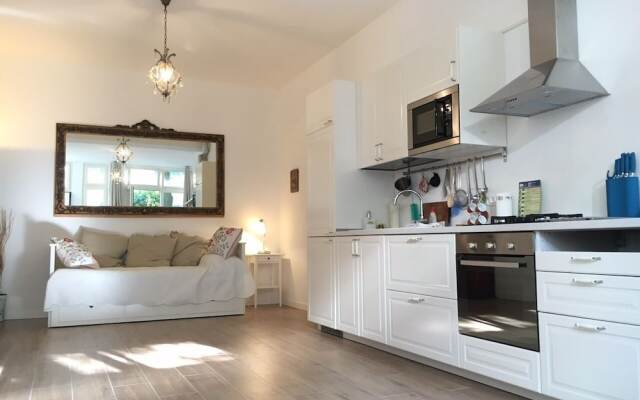 Elegant Flat 15 min From the Center of Milan