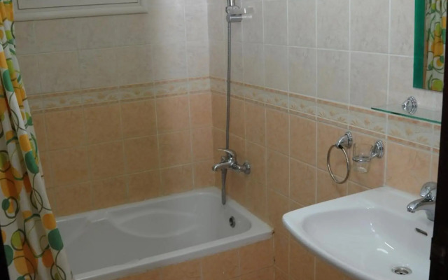 Arinza Tower Quality Suites
