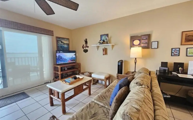 Sea Village #4210 Ocean Front Lanai!