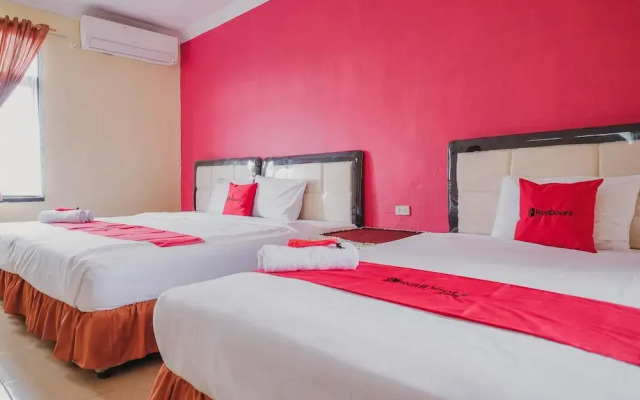 RedDoorz Syariah near Kebun Raya Liwa