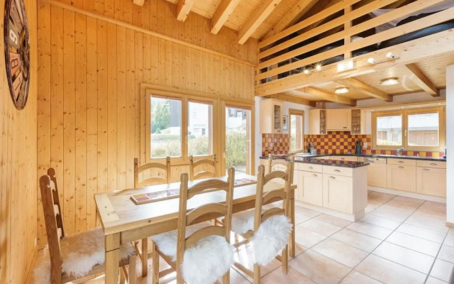 La Taniere - Cozy Chalet With Incredible Views and Parking