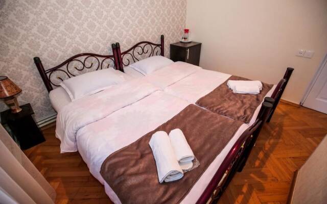 Отель Family Hotel Laba