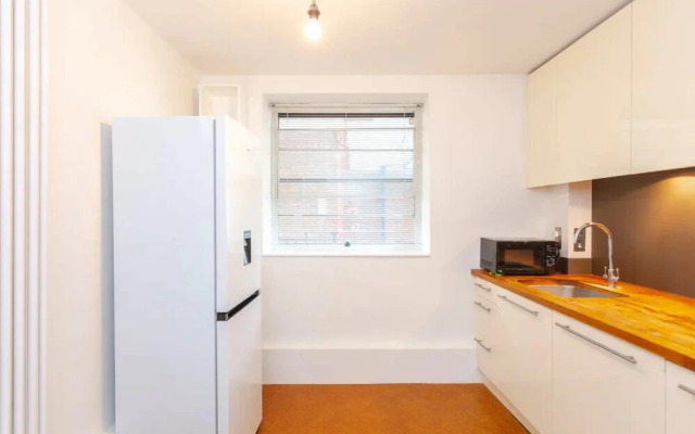Peaceful 2 Bedroom Apartment in Central London