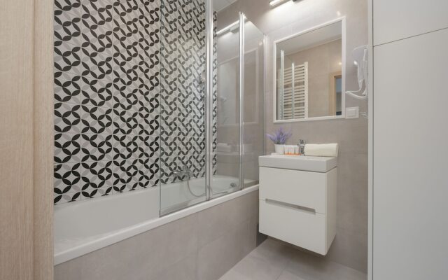 Komputerowa Studio Warsaw by Renters