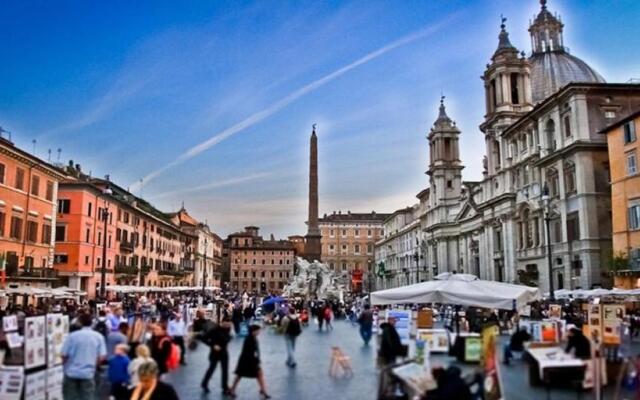 Navona Open Space Aparthotel