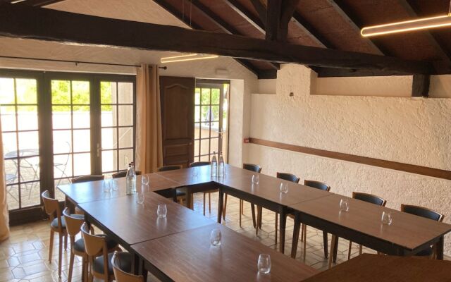 Hôtel-Restaurant Au Relais Du Château Mensberg