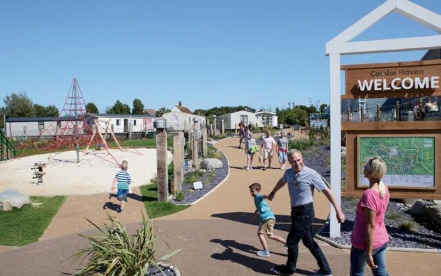 Beautiful 3-bed Caravan on Holiday Park