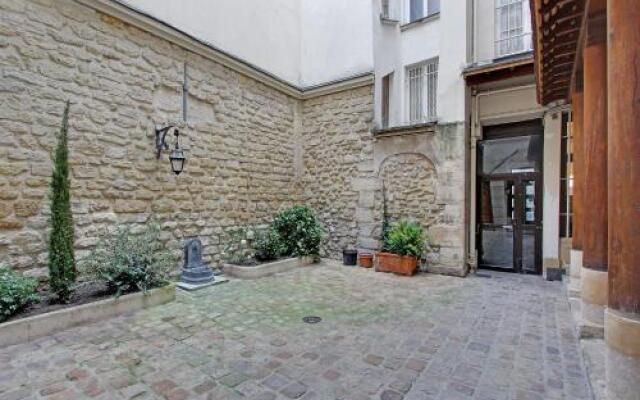 Pick a Flat's Apartment in le Marais - rue Vieille du Temple