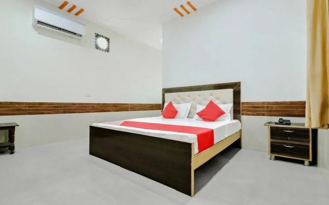 Shri Govind Dham by OYO Rooms