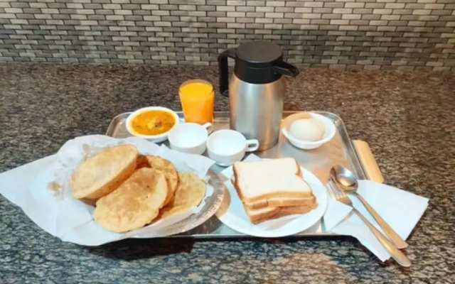 Hotel Kalra Regency