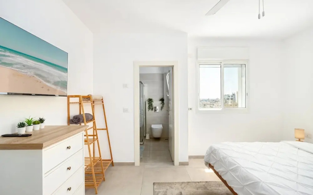 MAMAD - Sea Breeze Netanya Retreat by Sea N Rent