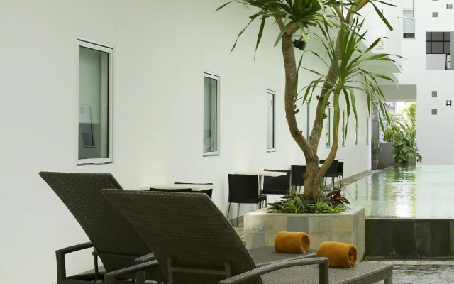 Amaris Hotel Sunset Road