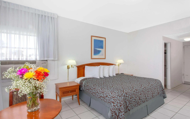 thunderbird beach hotel