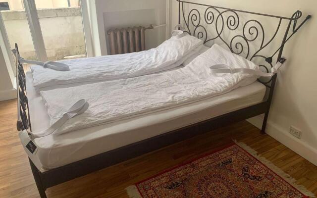 Modern 2-room flat in the city center