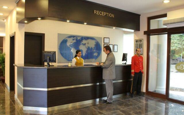 Ener Old Castle Resort Hotel