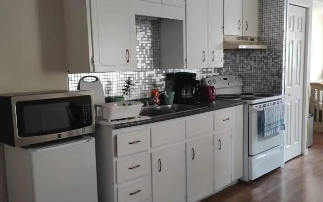 Private Home in downtown Edmundston! - фото 2