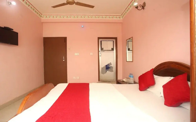 OYO 366 Hotel Anmol