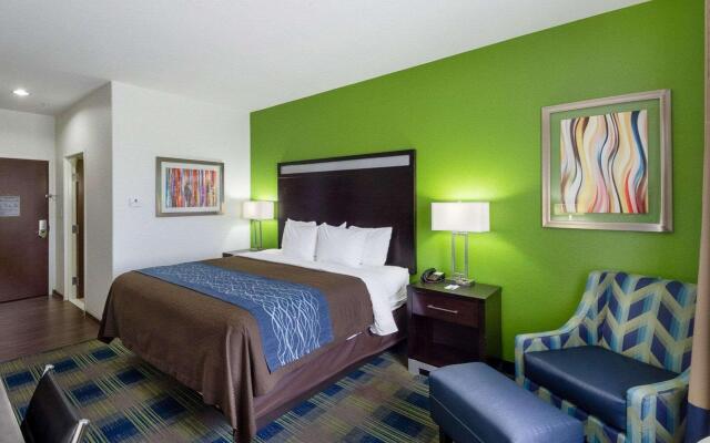 Comfort Inn & Suites Victoria North