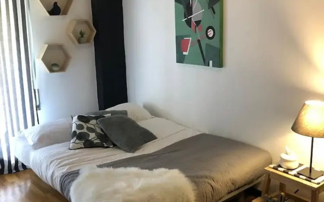 Home Plus Psirri Apartment