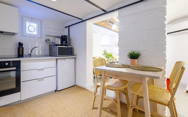 Vibrant Flat 5 Minutes Walk to Istiklal in Beyoglu