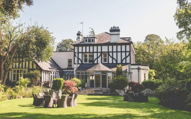 Brook Hall Hotel