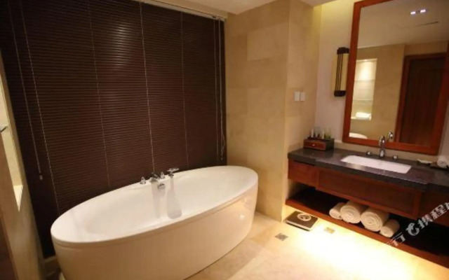 Longlin Hot Spring Resort
