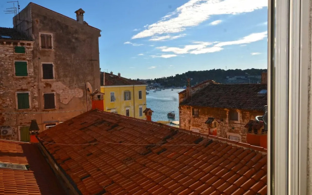 Classy and Modern Old Town Quarter Apartment