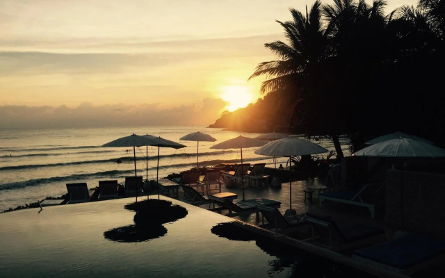 Nern Chalet Beachfront Hotel