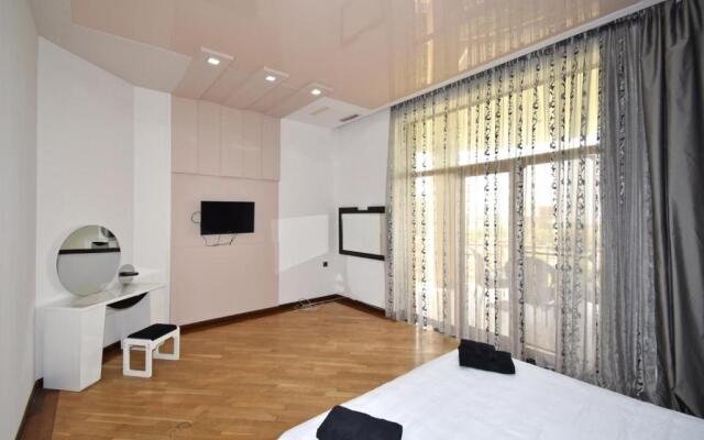 Kocharyan Street, 5 bedrooms Luxury, Unique House MS555