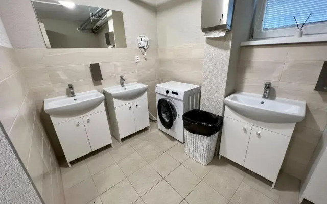 Hostel H18