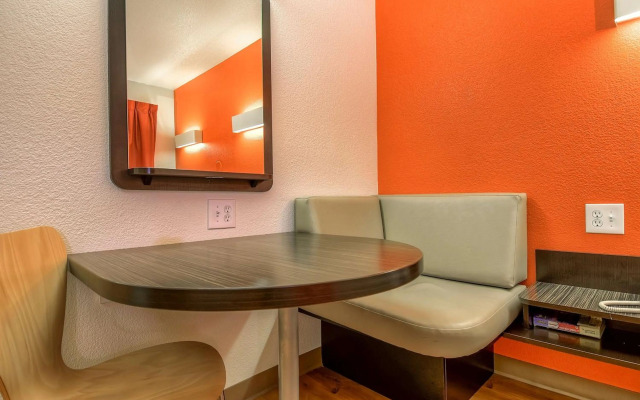 Motel 6 Carlsbad, CA Beach