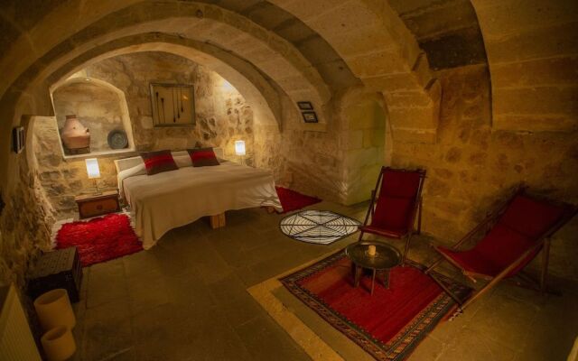 Asmali Cave House
