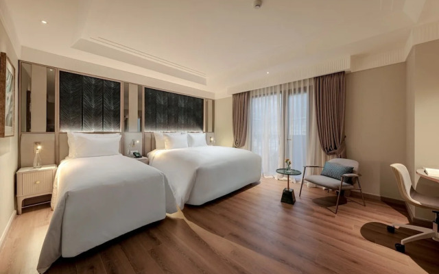 La Siesta Premium Lakeside