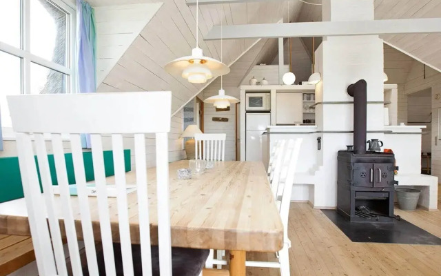 10 Person Holiday Home in Blavand